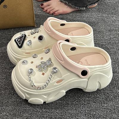 Zapatos de agujeros antideslizantes, zapatos realzadores de altura, ropa exterior para mujer, accesorios DIY de verano, cabeza de bolsa shit-stepping de suela gruesa, zapatillas frescas de playa