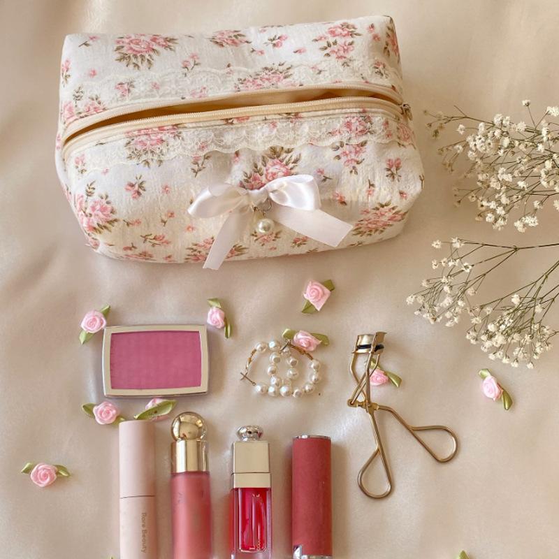 Sladká dámská krajková taštička s mašlí, velkokapacitní organizér na make-up, cestovní toaletní taška, úložná taška na zip, volánky, pouzdro na tužky