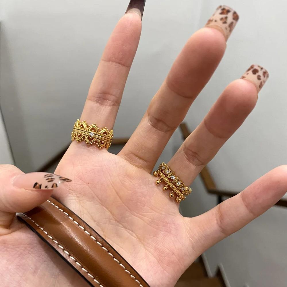 Open Ring Vintage Lace Crown Ring Hollow Carved Floral Gold Plated Ring for Women Elegant Retro Fashion Jewelry