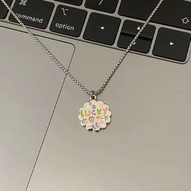Lucky Flower Necklace Women's Light Luxury Niche Design Cute Sweet Cool Letter Clavicle Chain Stainless Steel Strong Chain