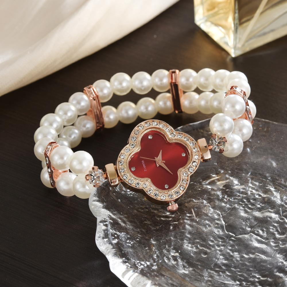 

Schoolgirl Watch Four-leaf Clover Diamond College Style Fashion Temperament Decoration Double Row Pearl Lazy Bracelet Watch червоний