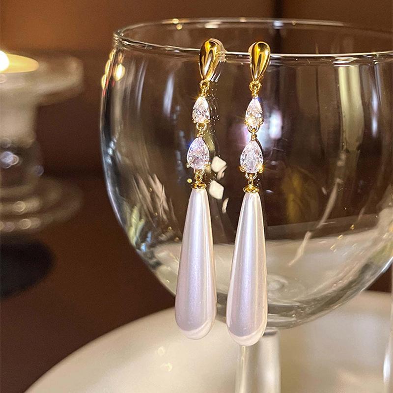 

Real gold electroplated silver needle water drop zircon pearl earrings small medium and retro earrings light luxury high-end earrings women