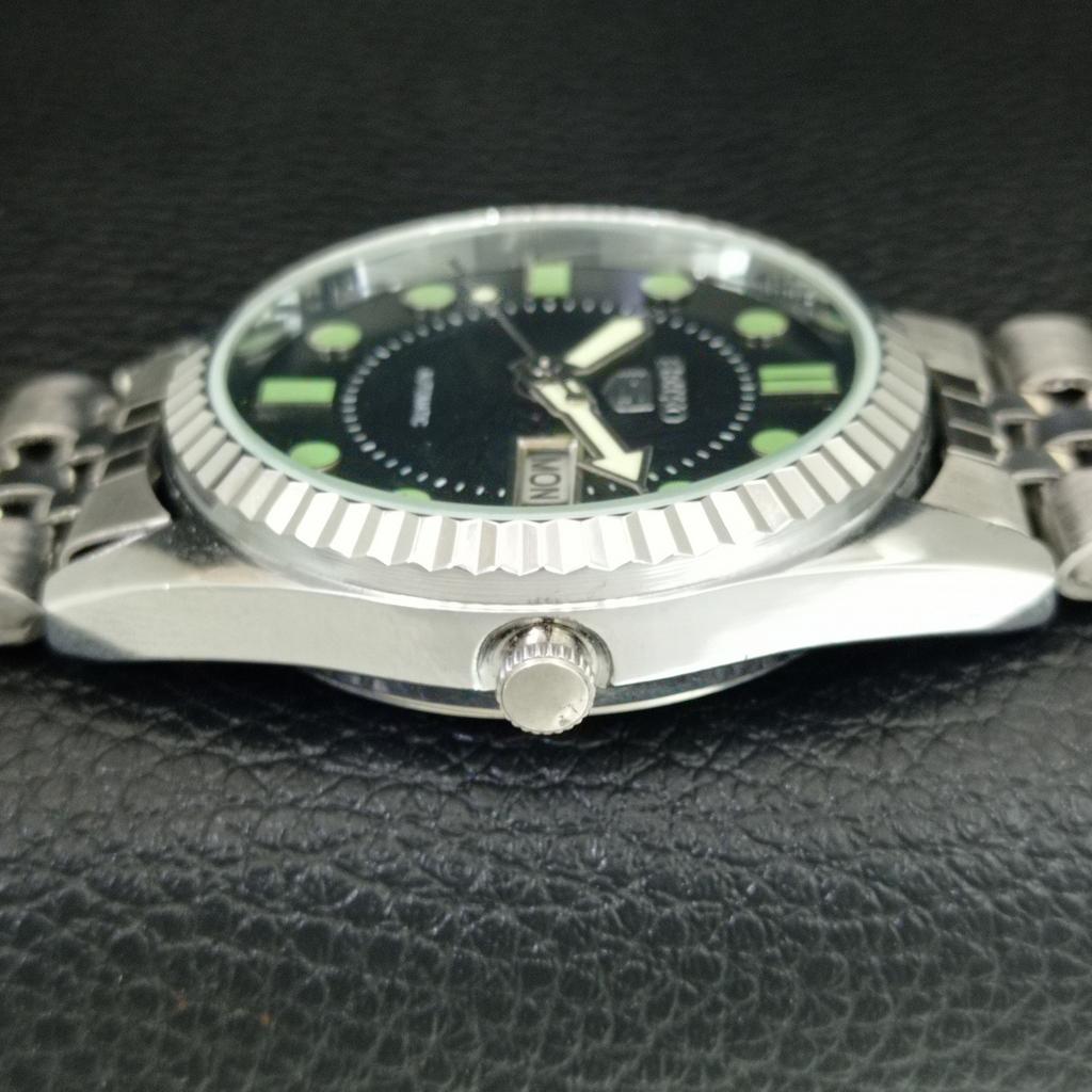 REFURBISHED VINTAGE SEIKO 5 AUTOMATIC JAPAN MENS BLACK DIAL WATCH A444254-1