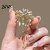 Allergy-free Brooch Women High-Gloss Rhinestones Irregular Flower Shape Lapel Alloy