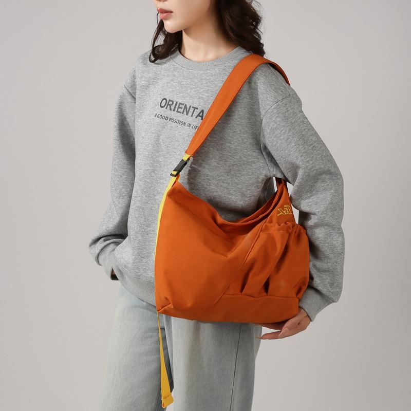 

Lightweight Bag Women s Large Capacity Commuter Shoulder Bag чорний