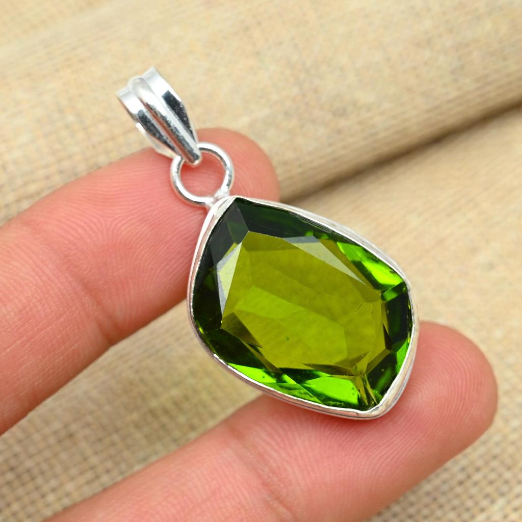 Beautiful Peridot Gemstone Solid 925 Sterling Silver Handmade Jewelry Women Pendant