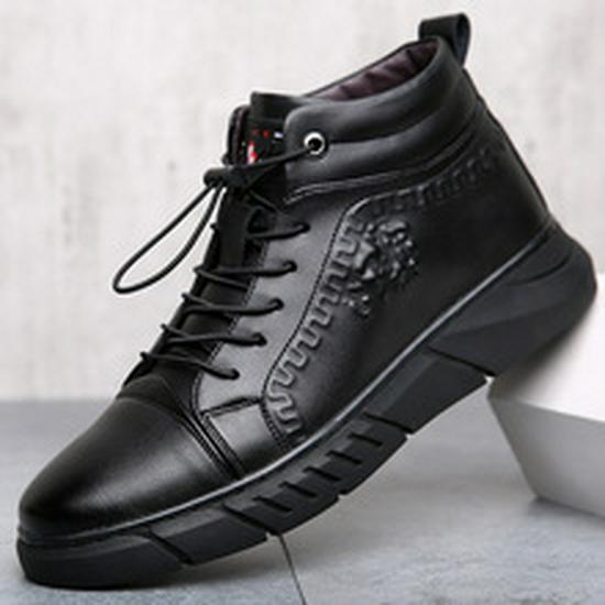 Men's Winter Martin Boots: Trendy Genuine Leather, Plush Lining, Retro Thick-Soled Chelsea Design for Warmth and Comfort.