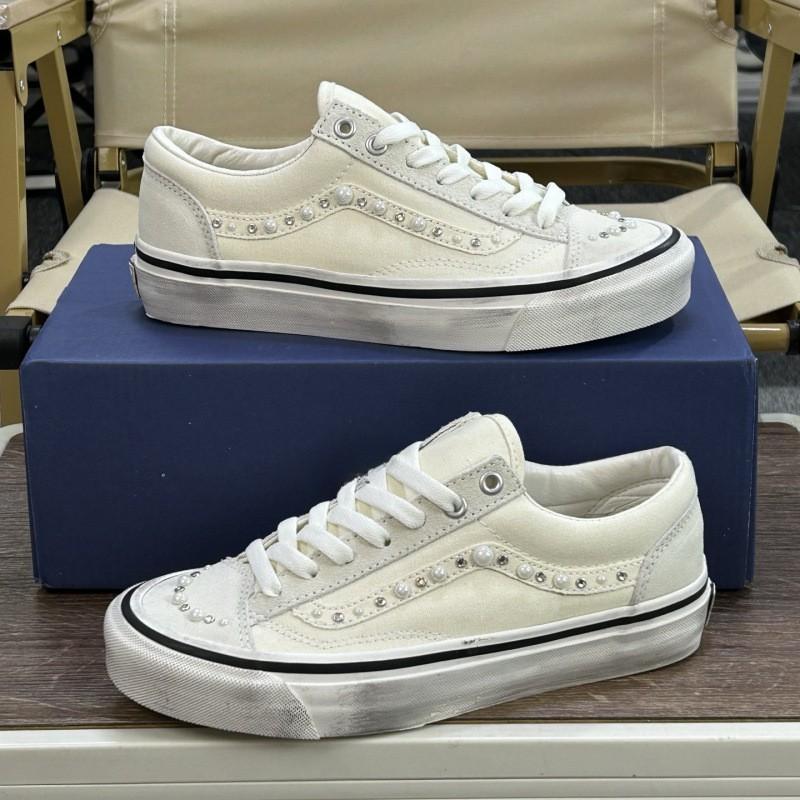 Stylish Canvas Sneakers With Pearl Rhinestone Detailing Low-Top Flat Daily Wear