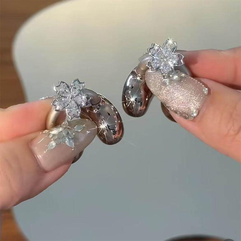 Flower Blossom Rotating Ear Clip Earrings For Earphone Non Pierced Women Shining Jewelry For Party And Office Style