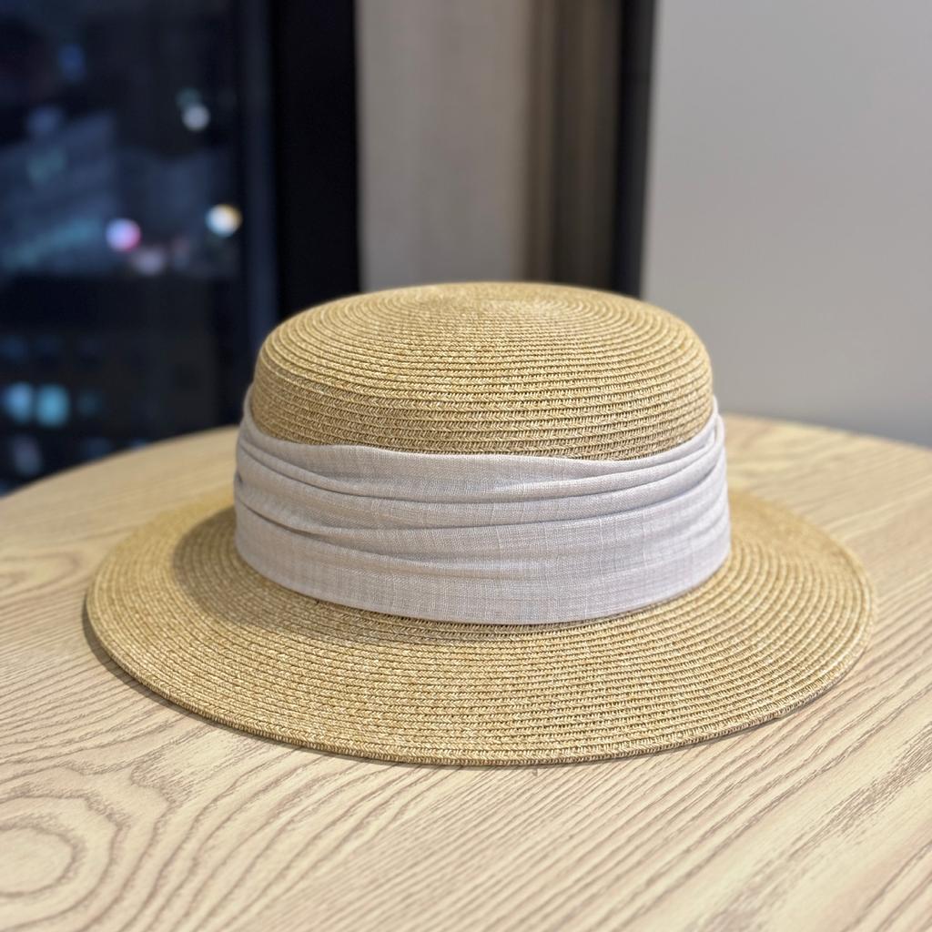 New women's summer straw hat sunshade sunscreen hat elegant temperament straw woven flat top hat British retro gift hat