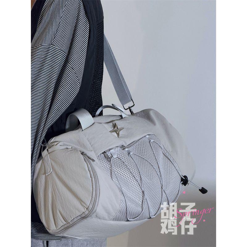 

Бородатая курица Спортивная фитнес-сумка Женская повседневная сумка-мессенджер Дорожная сумка Портажный багаж Портативная сумка через плечо Light gray