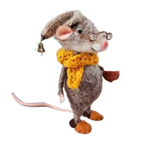 Қара әйелдің сүті бар кеуделер Бейнеде әйелдер киімдерін шешіп жатыр