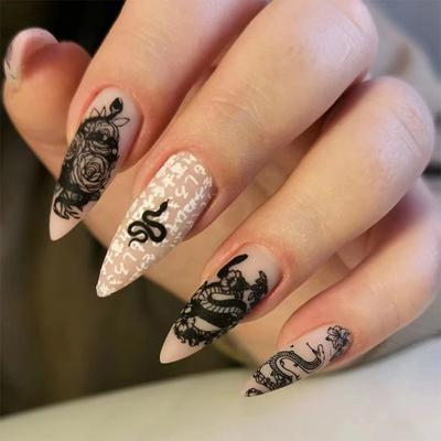 24 piezas de uñas postizas con diseño de flores de serpiente oscuras. Parches de uñas ultrafinos.