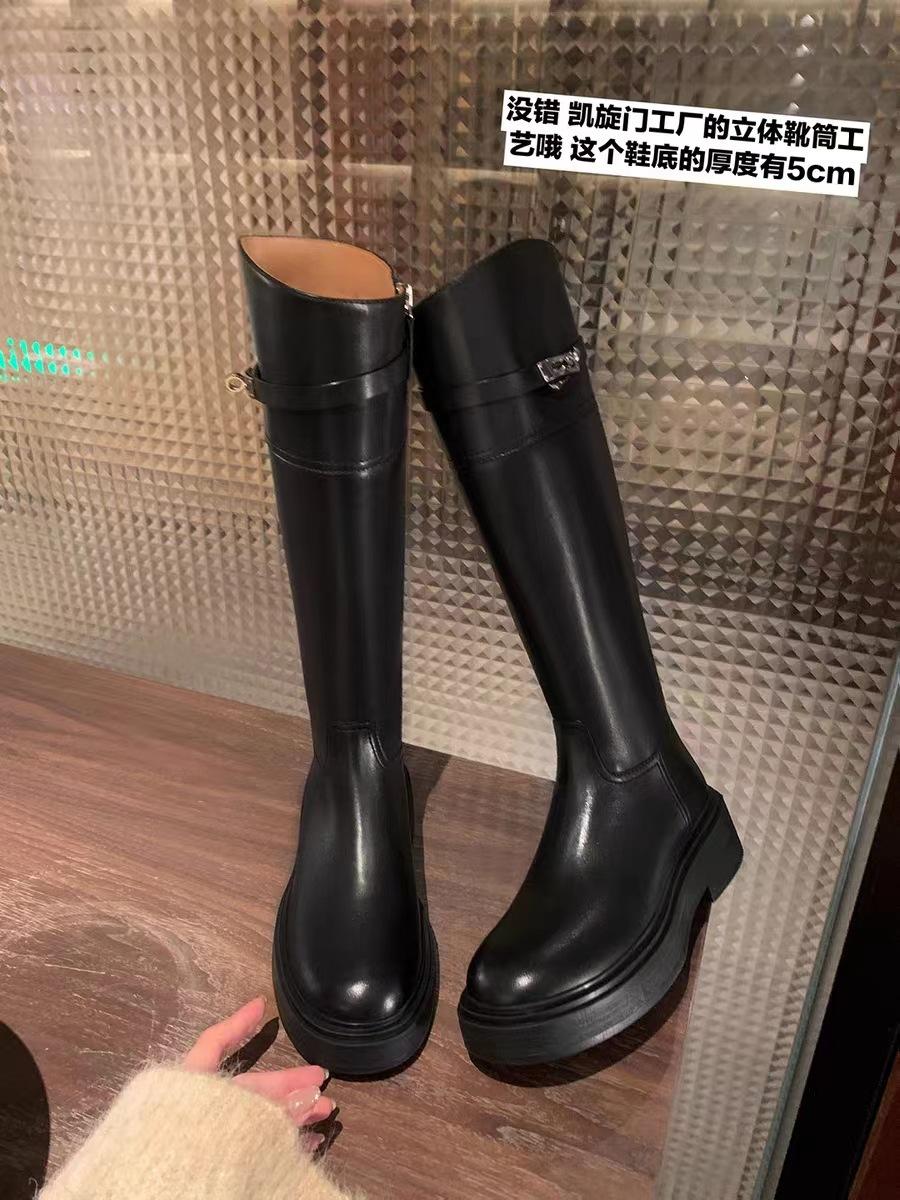 

Cowhide version~ Su Yinyin s same round head color matching lock thick heel high boots leather knight boots women s autumn and winter boots 35