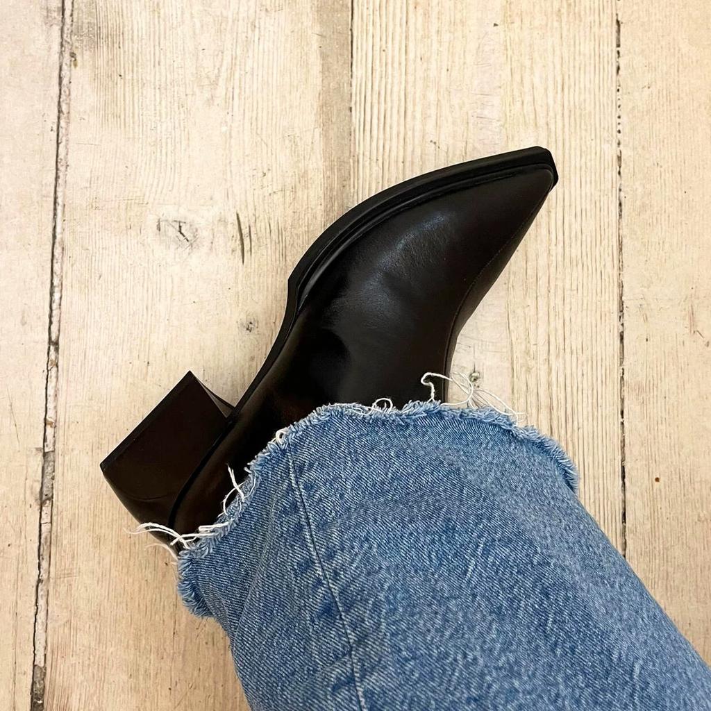 British style senior sense pointed head thick heel thin boots short boots Martin boots women's 2025 new side zipper medium boots