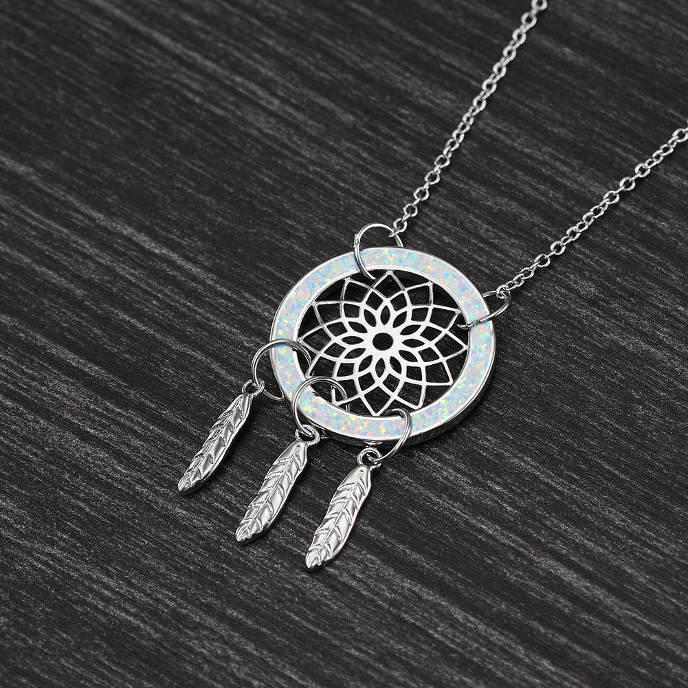 A Niche Design Rose Gold Dream Catcher Necklace Fashionable and Luxurious Collarbone Chain