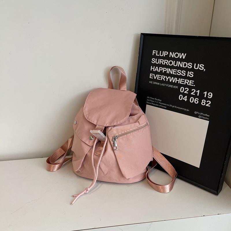 New Korean version of leisure niche design handbag large capacity personalized student class commuting leisure backpack