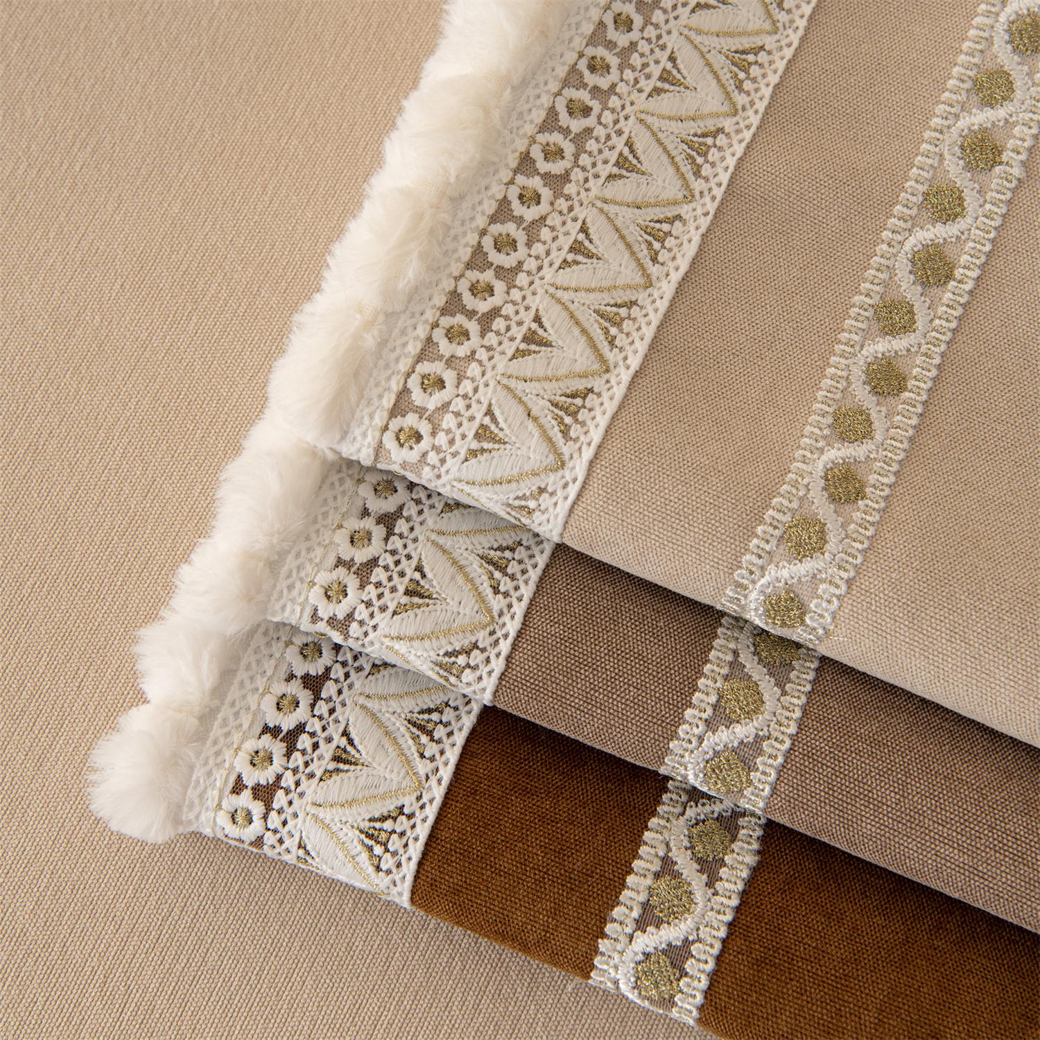 Чехол на подушку для дивана из шенилла с пушистым декором на все времена года — фото 3