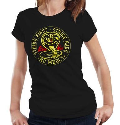 Camiseta Cobra Kai Strike First Semi Ajustada para Mujer Karate Kid Miyagi Do Película de los 80