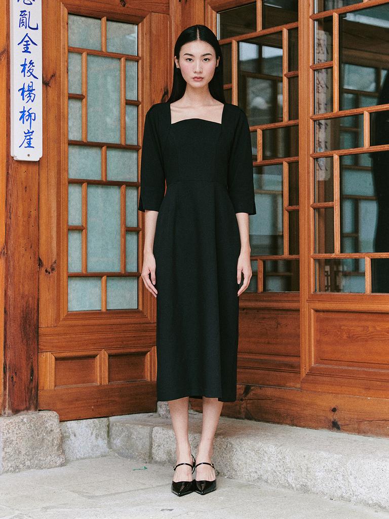 Ganiesong Bridal Bolero Sleek Line Dress_Black