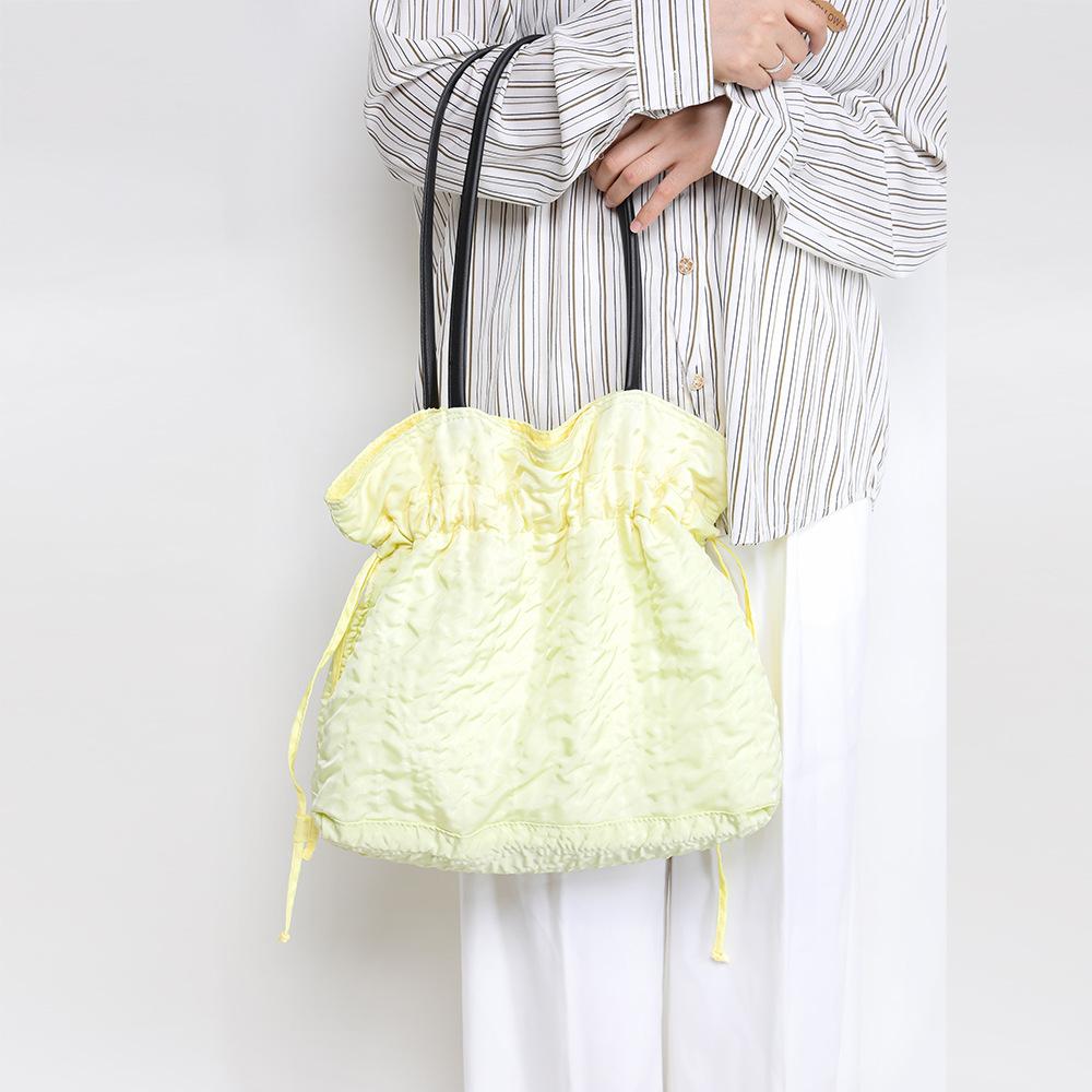 Borsa casual in tessuto plissettato, Borsa a spalla singola di grande capacità, Borsa da pendolare di nicchia con coulisse, Borsa tote
