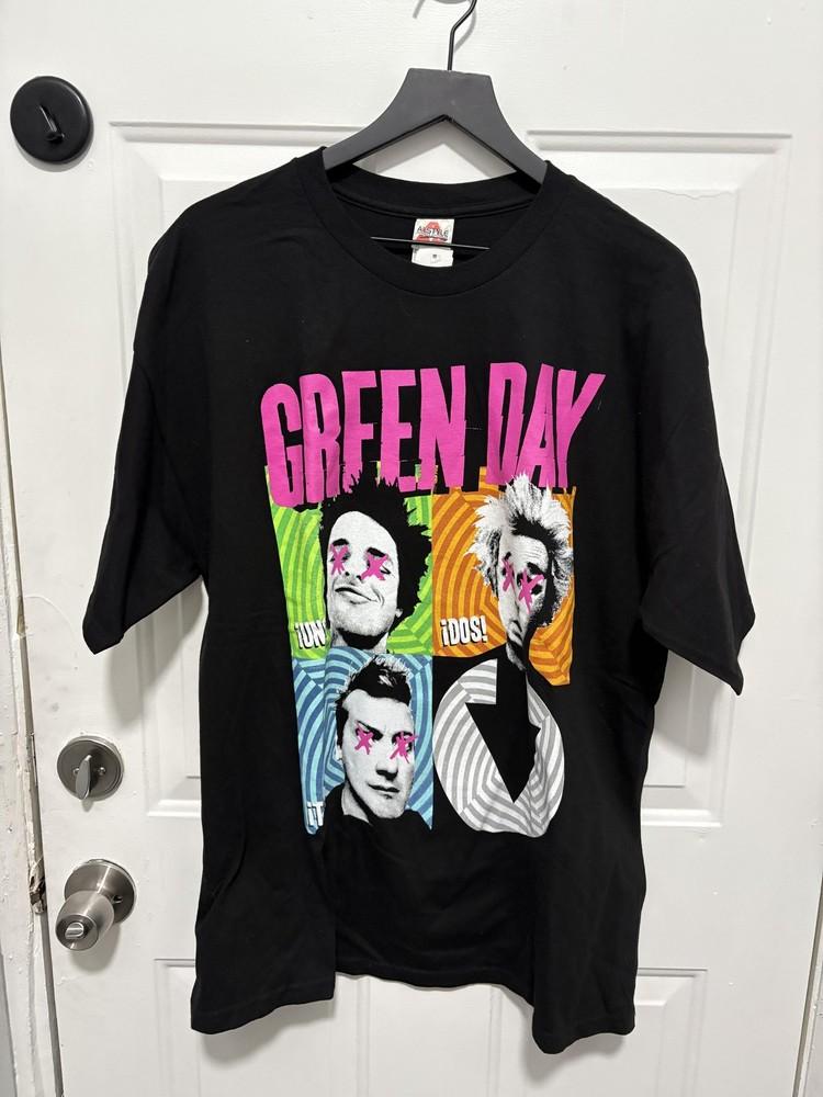 

Vintage Green Day Shirt Mens XL Black Uno Dos Tre Graphic Band Tee Y2K Punk Rock Unisex T-Shirt M