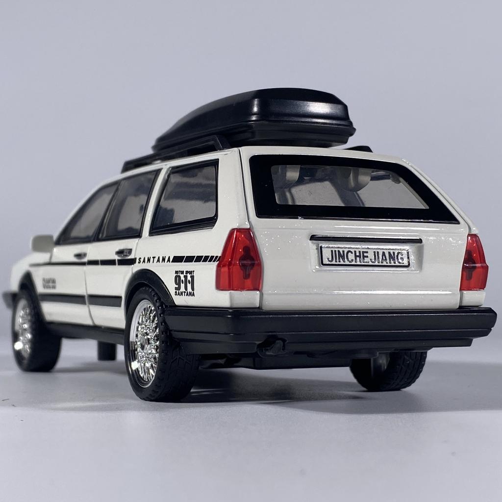 1/32 VolksWagenwerk Santana Wagon Alloy Metal Diecast Model Car Sound & Light Pull Back Classic Simulation Collection Hobby Gift