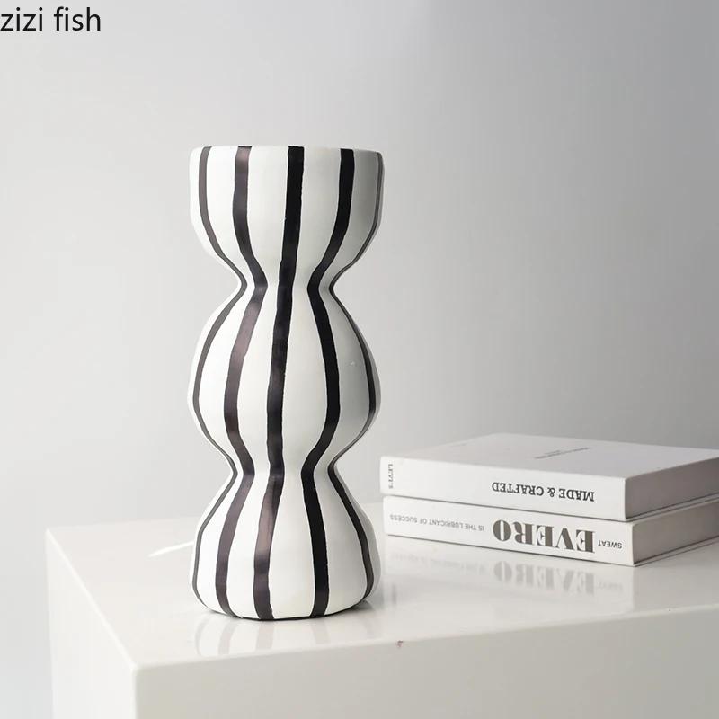 Black White Line Resin Vase Desktop Artistic Flower Vessels Flower Arrangement Vase Dried Flower Vase Home Decoration Ornament