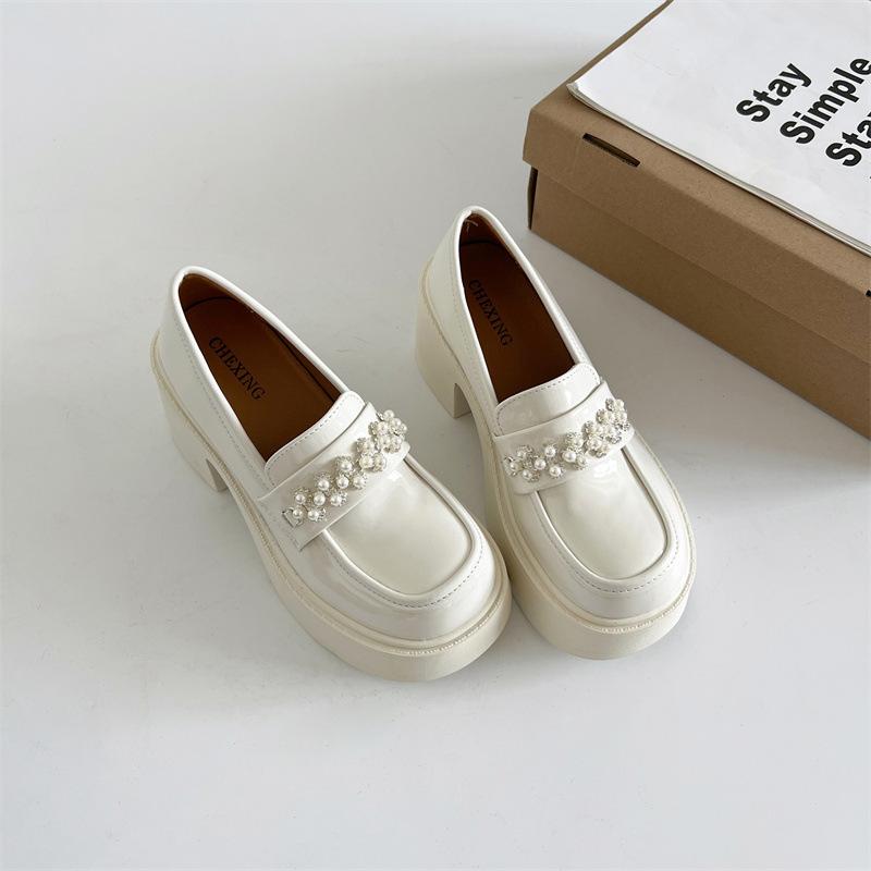 

White British style thick heel platform small leather shoes women s 2025 new spring skirt pearl Mary Jane single shoes 35 бежевый