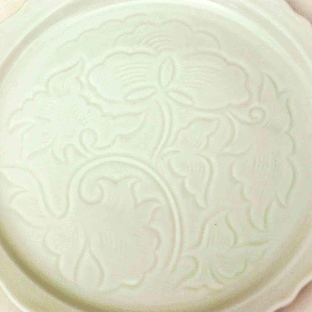 Arita Ware Tableware Journey (Aritayaki Utsuwa) Imari Ware Kanzan Kiln Yellow Porcelain Matte Arabesque Carving Hiratori Plate Set 52653