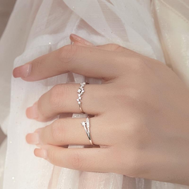 Ring - Women's Style Finger Ring - Small-scale, Low-key Luxury Shooting Star Pentagram Gift Accessory