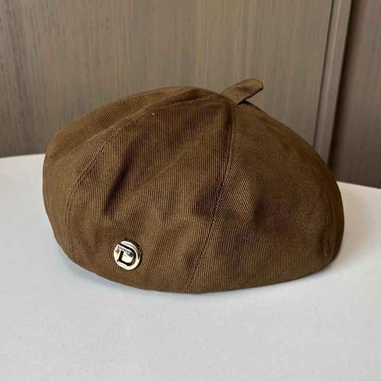Metal Buckle Letter Mark Beret Female Japanese Literary And Artistic Painter Hat Solid Color Casual Versatile Pumpkin Hat