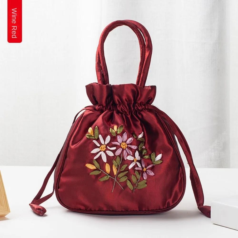 Embroidered Flower Pattern Women Bucket Bag National Phone Bag Ladies Small Dacron Top Handle Bag Casual Occasions