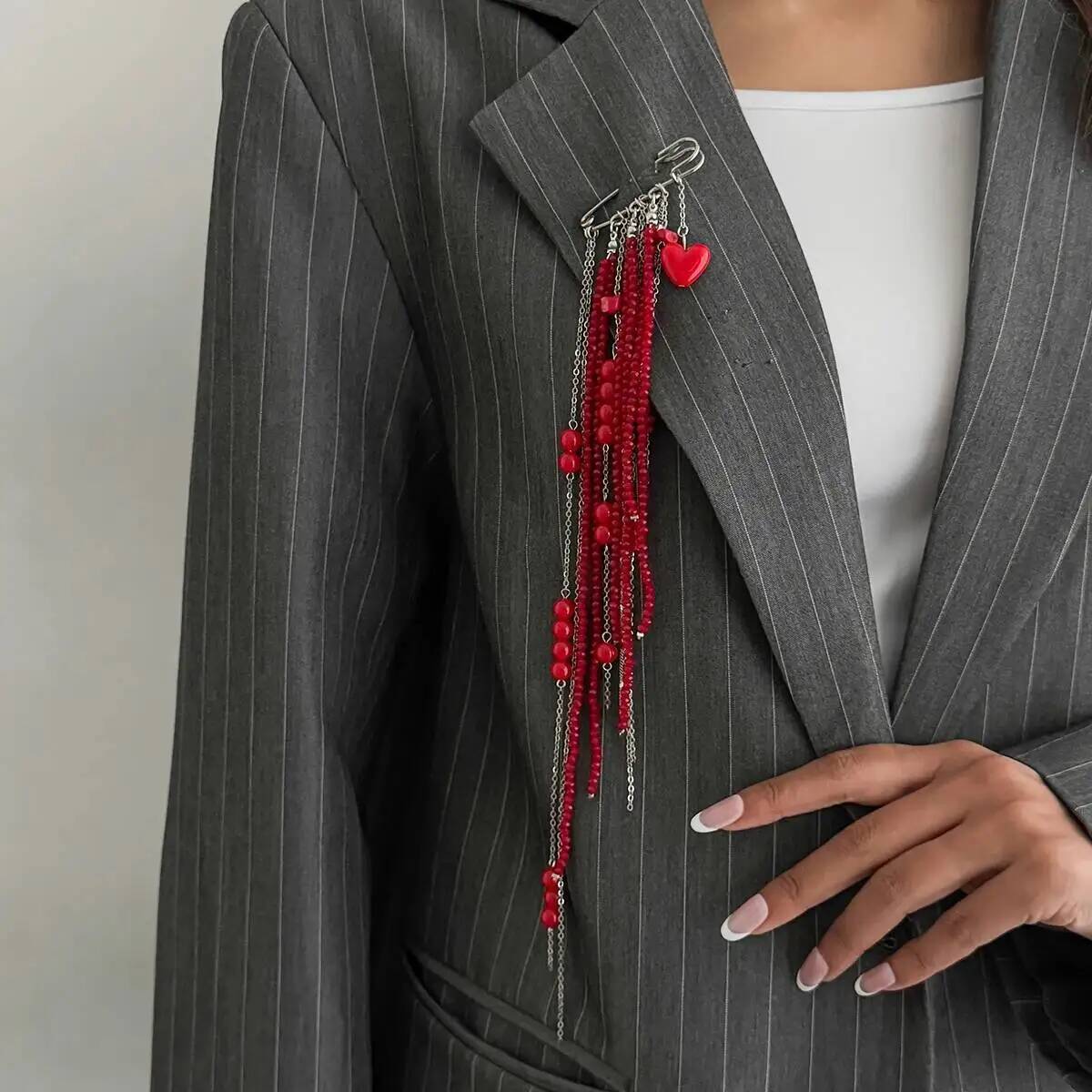 

SHIXIN Exaggerated Red Crystal Bead Brooch Women Punk Long Tassel Chain Heart Pendant Brooch Suit Decoration Jewelry Accessories
