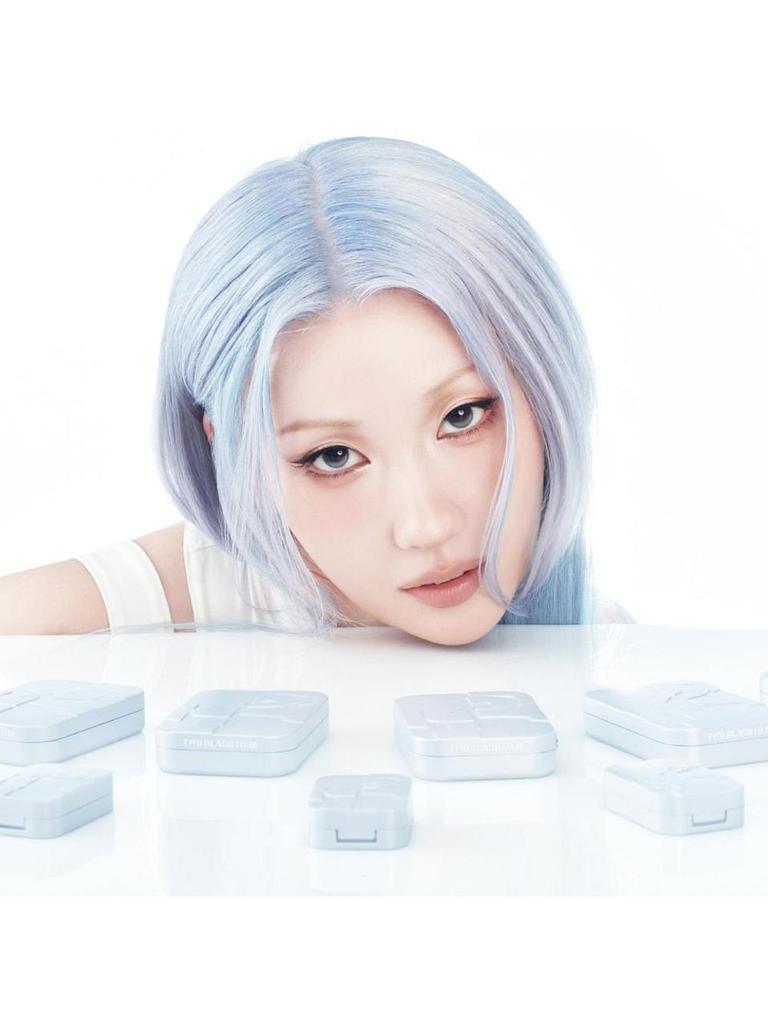 [Tooth Slash Four] [Isabae Brand] Tooth Slash Four Flash Reflecting Skin Finisher - Pale Blue