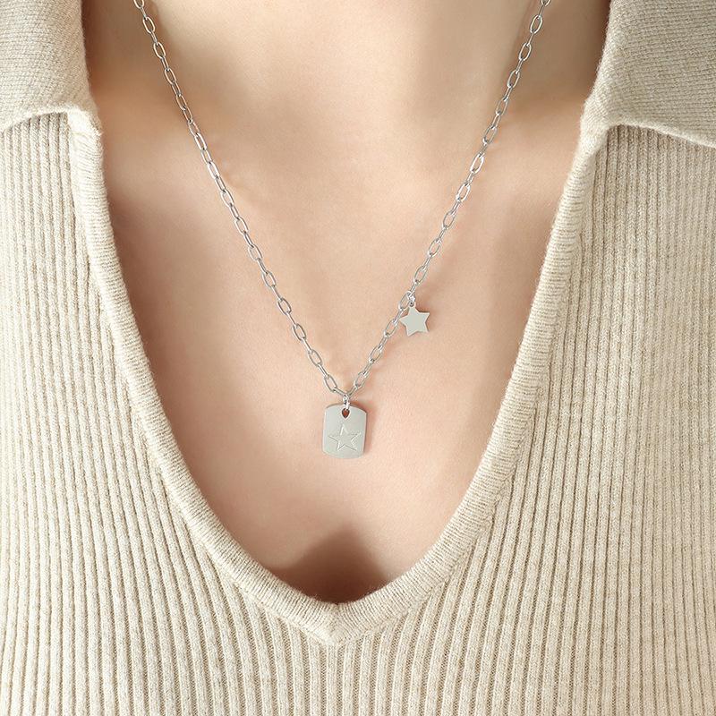 

Women s Five-Pointed Star Pendant Hoodie Necklace – Christmas Titanium Steel Clavicle Chain with Niche Design P828
