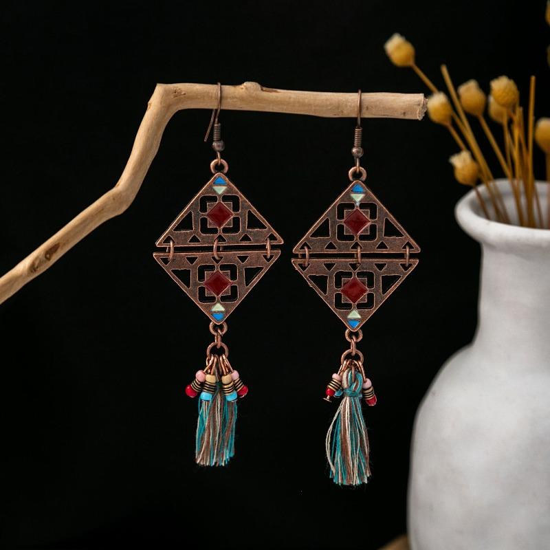 Bohemian fringed turquoise earrings, retro few earrings, personalized temperament earrings.