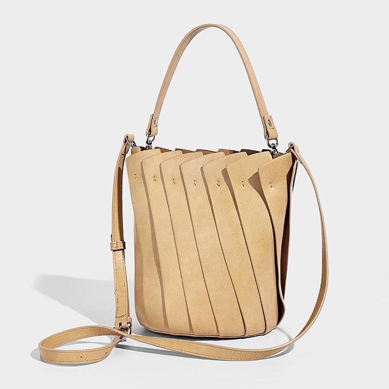 Niche high-end splicing vegetable basket bag women's 2026 new fashion commuter temperament single shoulder crossbody bucket bag