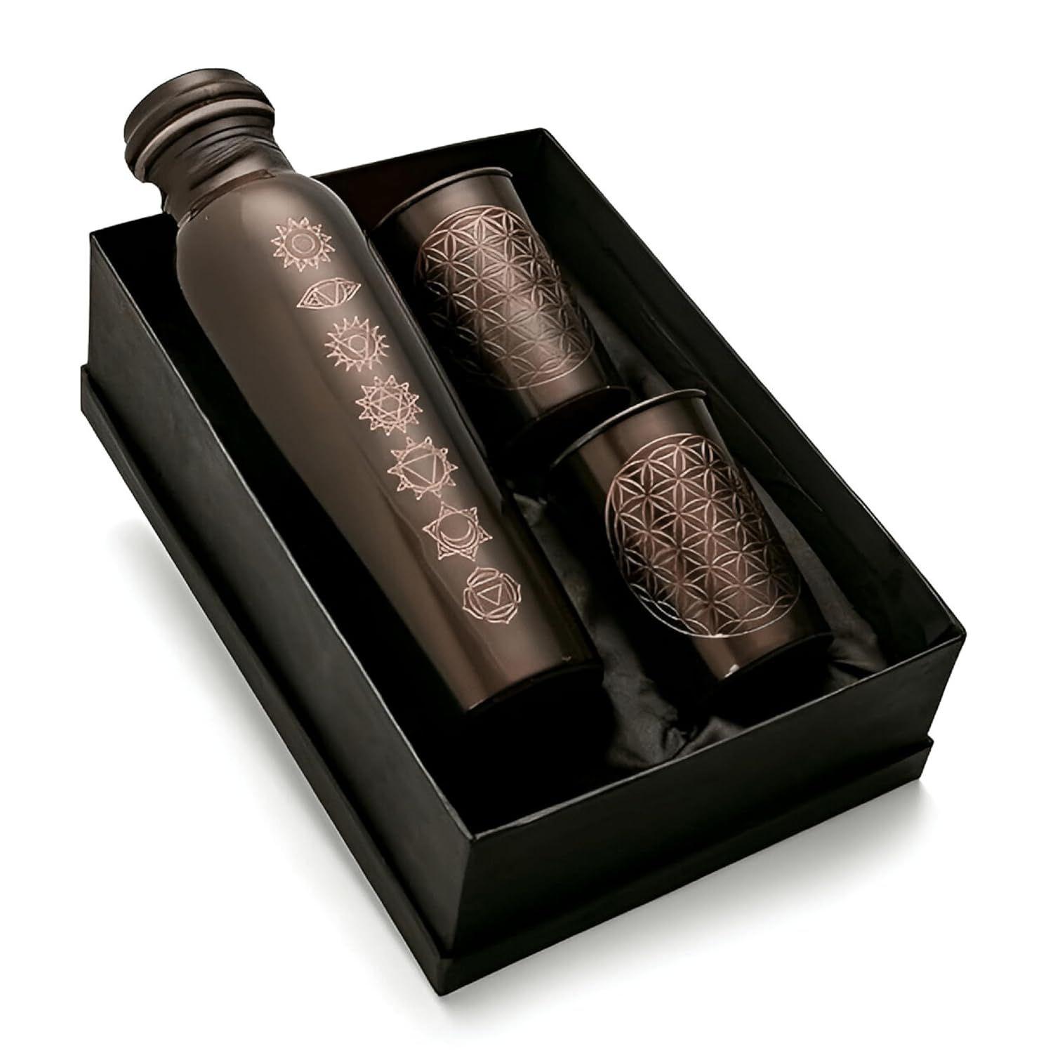 

Медная бутылка для воды 1 л | Медная бутылка для воды с набором стаканов | Работа Минакари | 100% чистая | Герметичная | 2 стакана для воды по 300 мл каждый