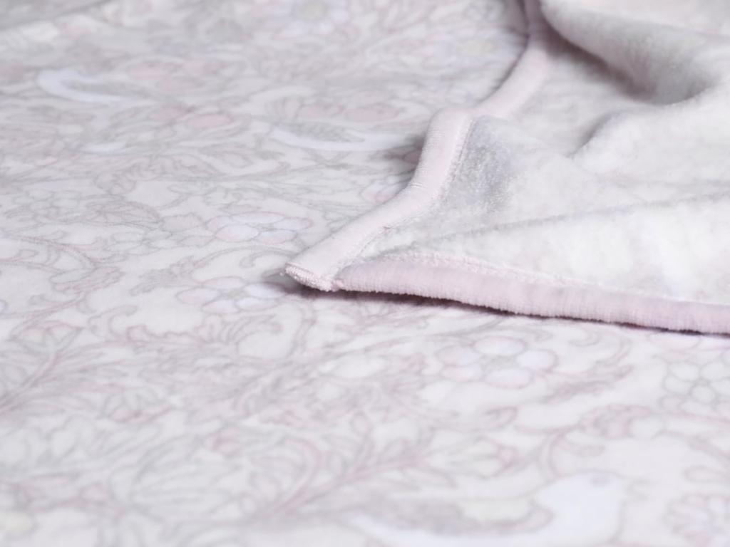 Romance Kosugi Cotton Blanket (Pile Part) Pink, V&A (Victoria & Albert Museum) "Strawberry Thief" Design, Made In Japan