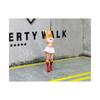MiniRealm Figure Model Girl MR0005 Model Diorama Minicar 1/64 [Used]