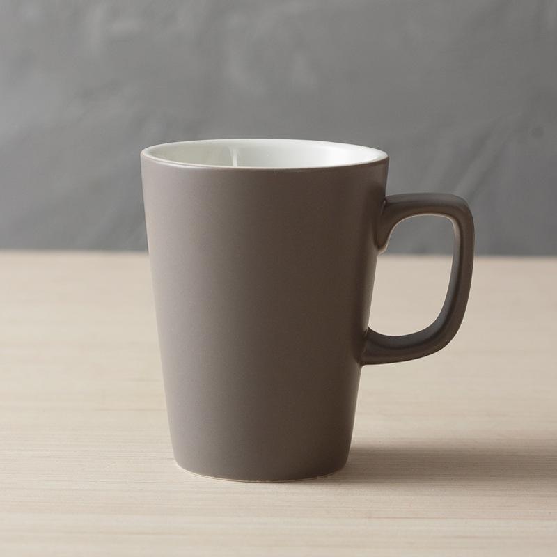 Large Capacity Simple Ceramic Water Cup Creative Mug with Handle Porcelain Drinkware Office Meeting Couple Student Mug