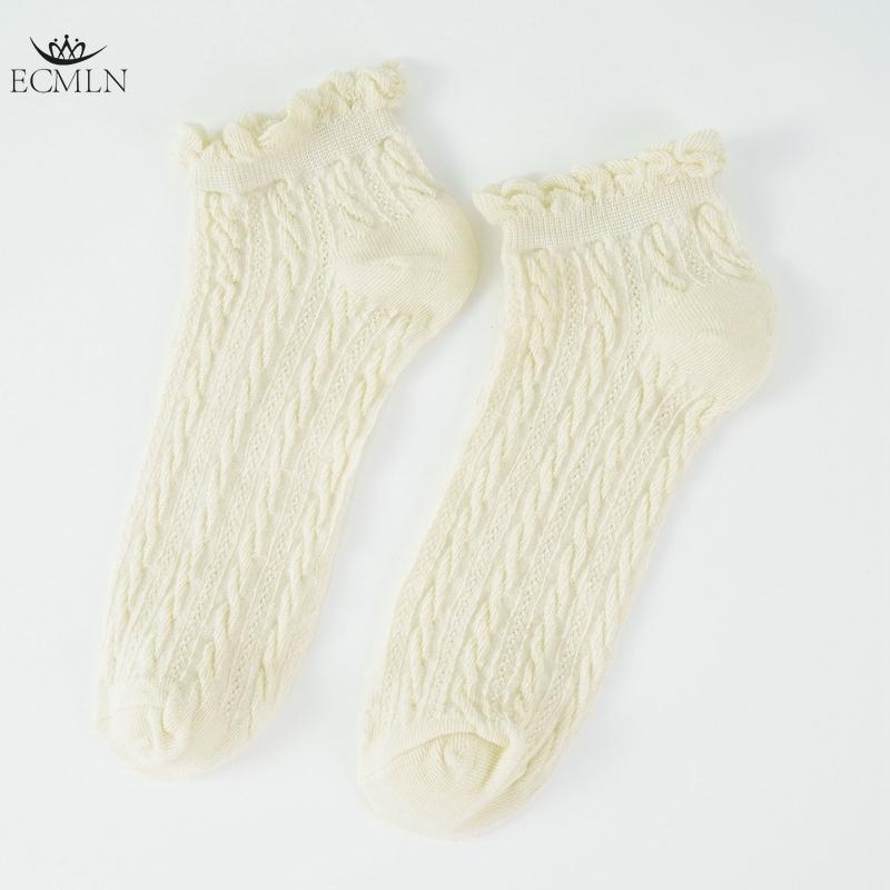 Chaussettes mignonnes respirantes à la cheville pour femmes Chaussettes solides Chaussettes décontractées à volants pour femmes Chaussettes d'équipage respirantes