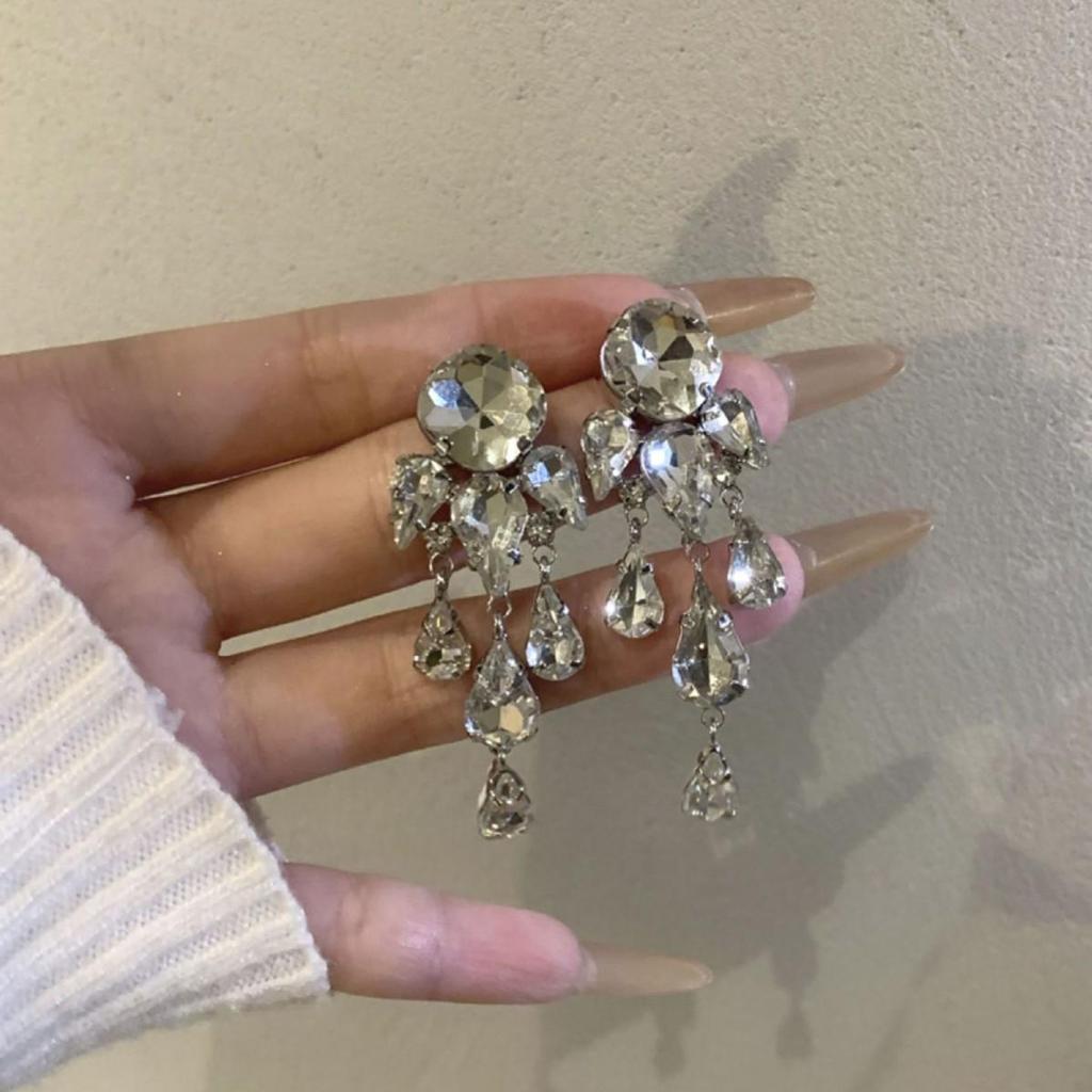 Silver Needle Rhinestone Water Drop Tassel Earrings: Elegant, High-End Fashion Accessory for Women.