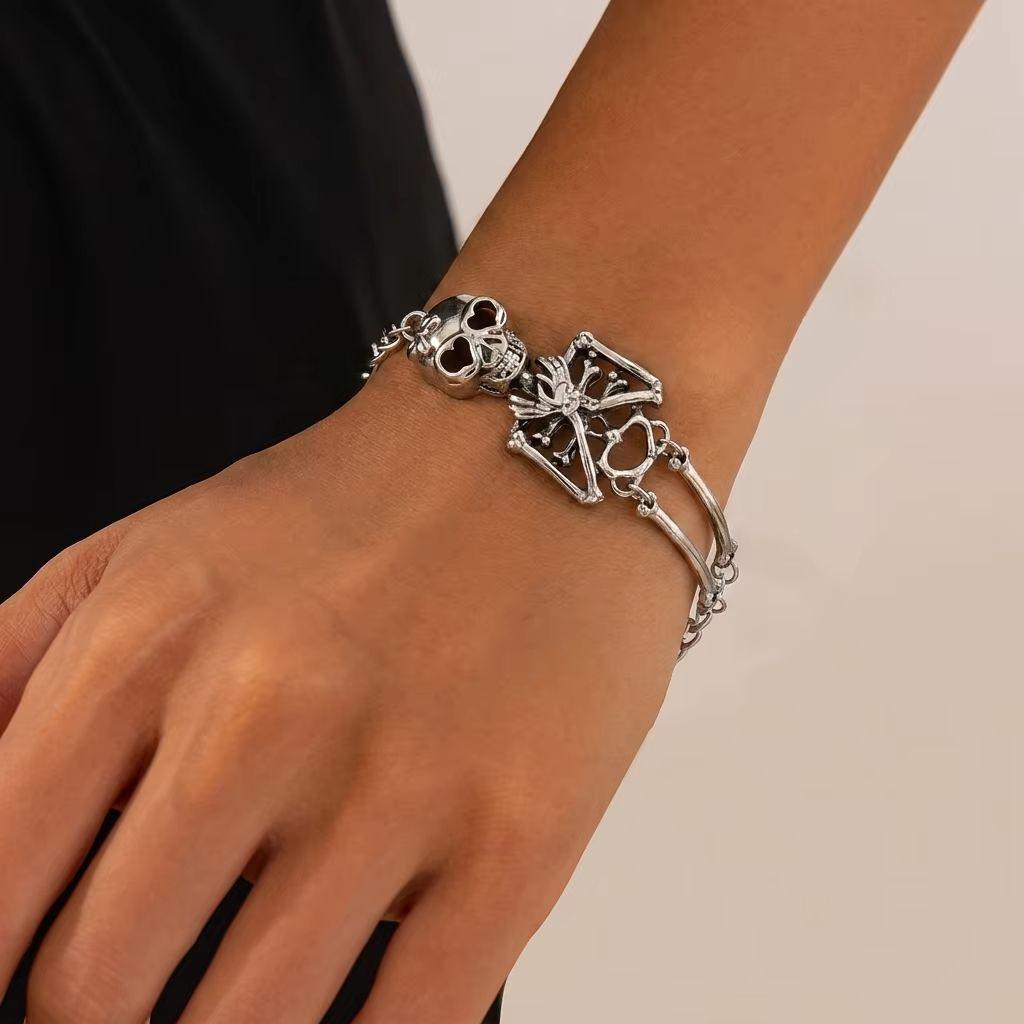 Vintage Exaggerated Gothic Skull Bracelets for Women Men Creative Hip Hop Punk Skull Skeleton Bracelets Halloween Party Jewelry