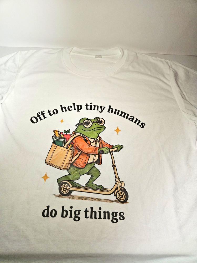 Men's White Graphic Print Crew Neck Short Sleeve T-Shirt M "Off to help..." Unisex T-Shirt