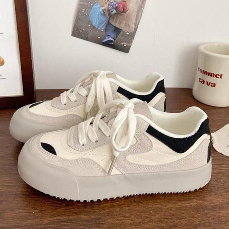 

Platform white shoes women s 2025 new student versatile original niche board shoes chic retro Hong Kong style moral training shoes 35