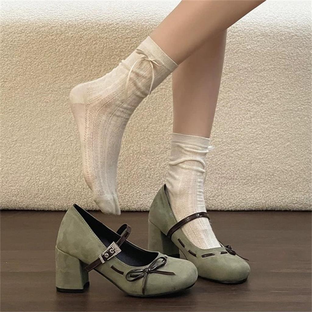 Beautiful small high heels for the first time 2026 new models with skirts are very good-looking French thick heels Mary Jane single shoes