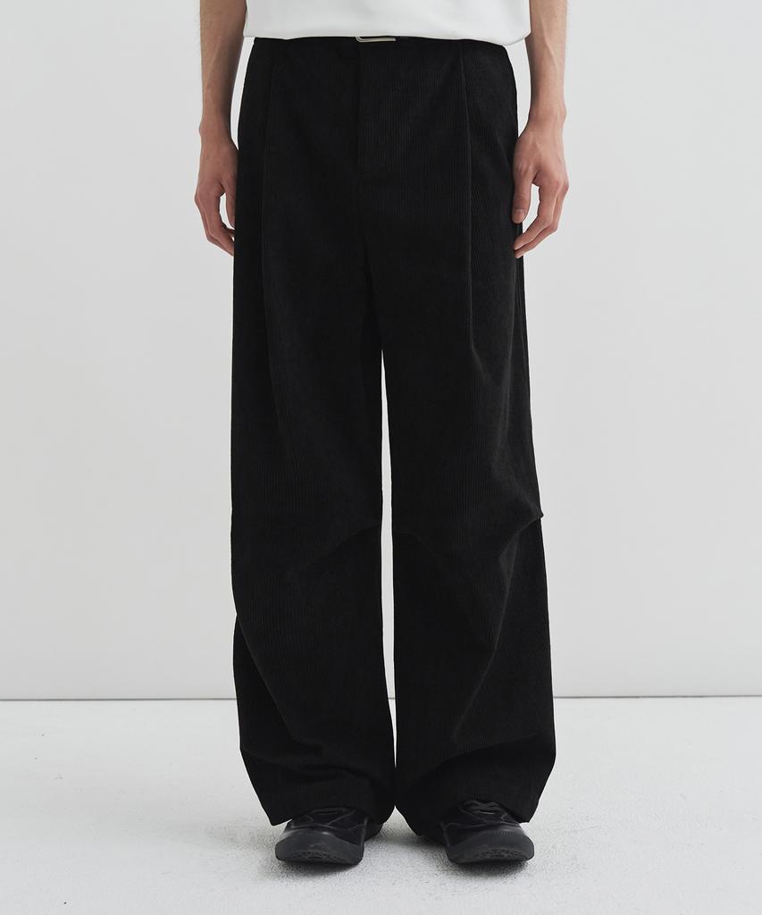 DRAW FIT Essential Wide One-Pleat Corduroy Pants [Black]