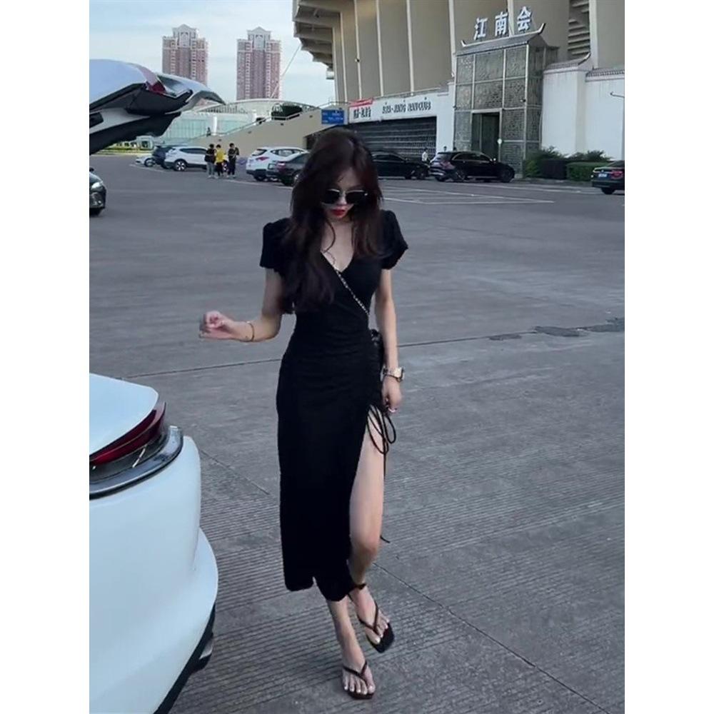 

V-neck drawstring split short-sleeved dress, women s summer temperament, slim and thin, small person over the knee, hip-wrapped dress S чорний